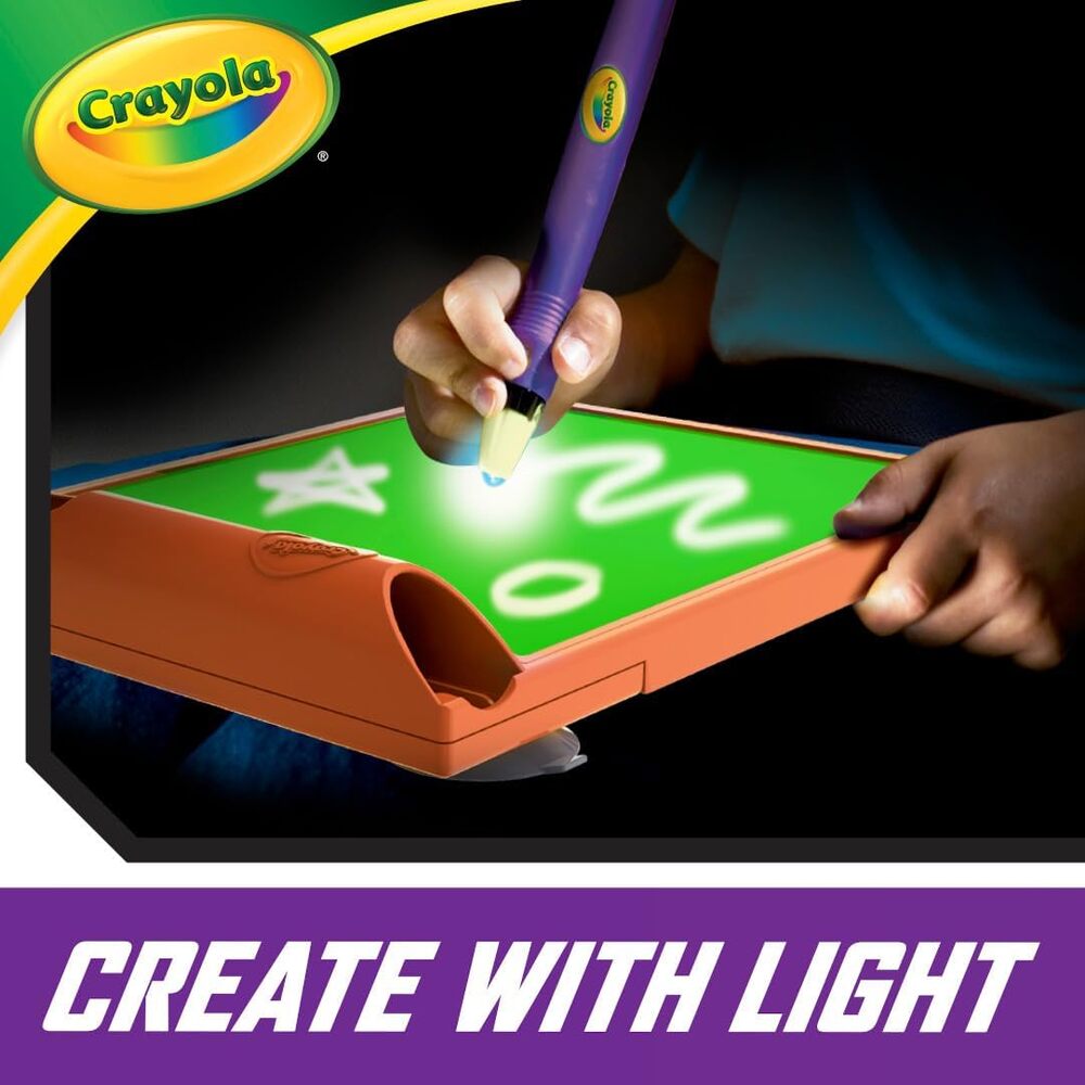 Crayola - Travel Glow In The Dark Art Studio