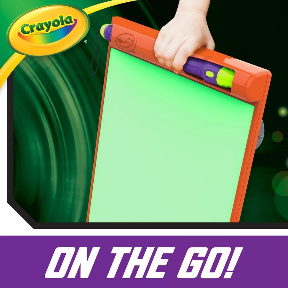 Crayola - Travel Glow In The Dark Art Studio