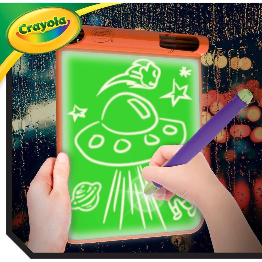 Crayola - Travel Glow In The Dark Art Studio