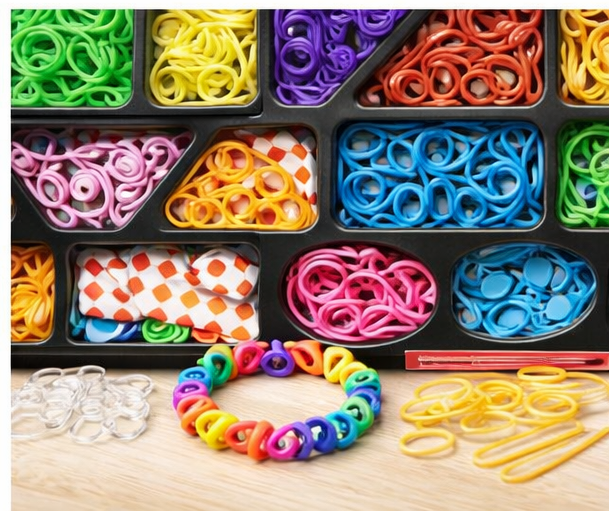 طقم مجوهرات DIY بالخرز – إبداع وتصميم بأيدي صغيرة