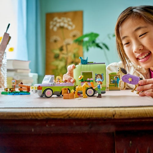 LEGO 42695 Horse and Baby Foal Trailer