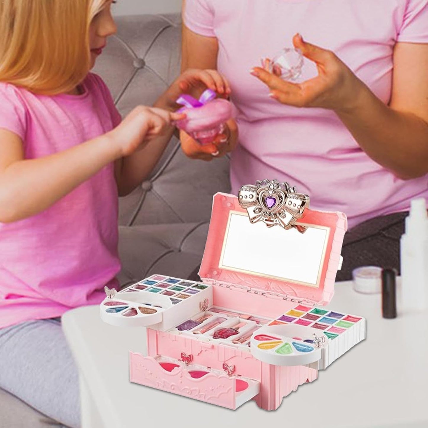 Children make up Dresser
