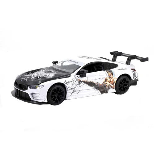 سيارة BMW M8 بروس لي 1:32 – إثارة السباق في يدك