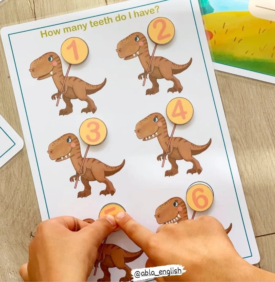 Dinosaur Busy Book 2+