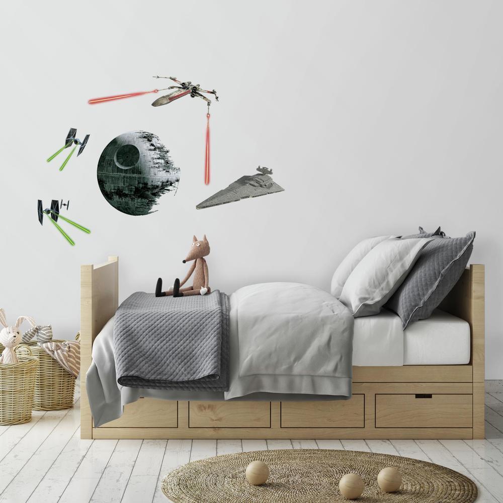 Roommates Star Wars Classic Space Ships P&S Giant Wall Decals