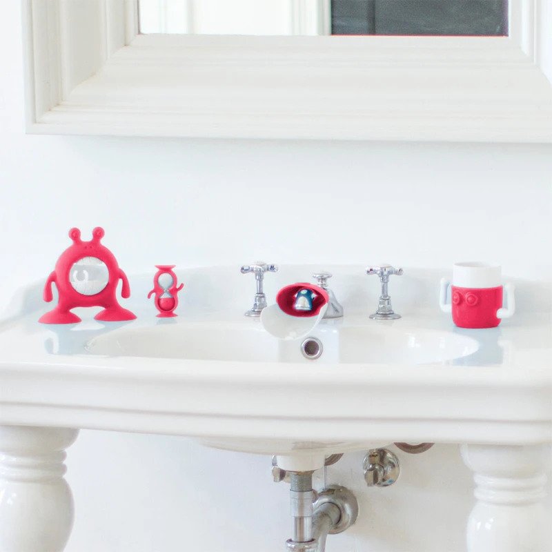 Prince Lionheart Eyefamily Bathroom Set Flashbulb Fuschia