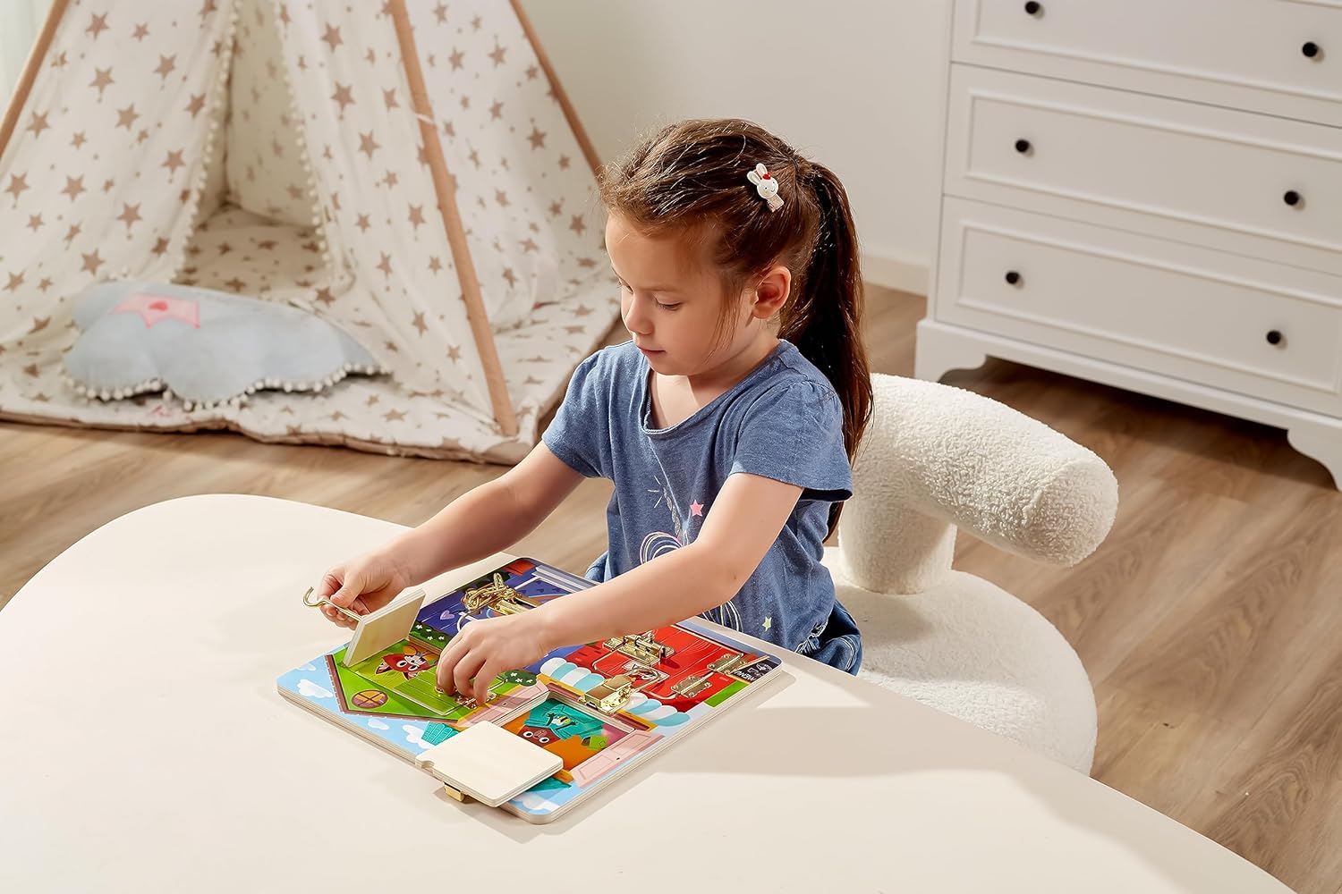 Viga - Lock And Latch Playset